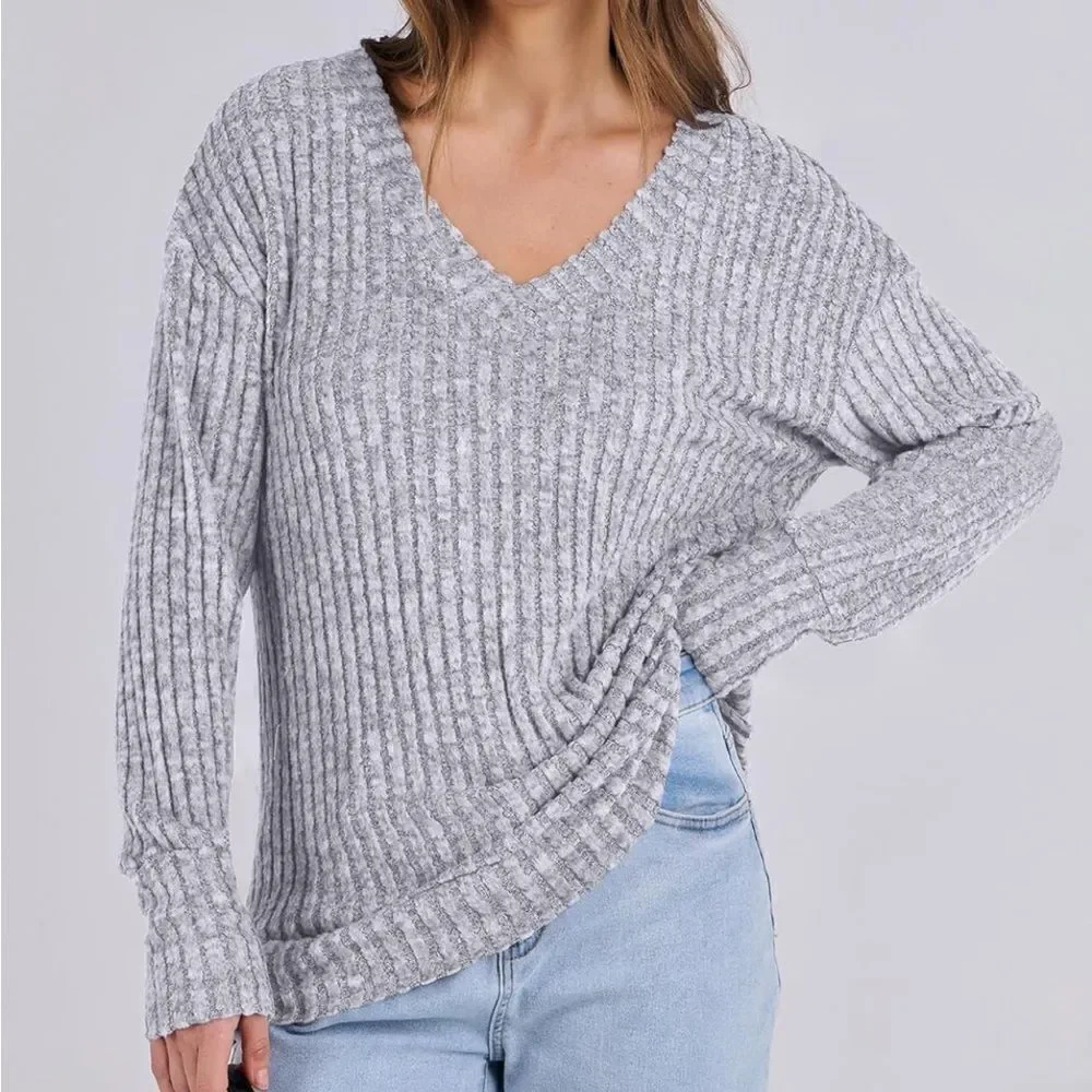 V-neck long sleeve pullover sweater top